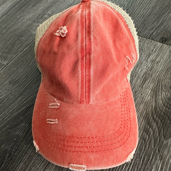 C.C cross cross hats - Picture 3 of 8